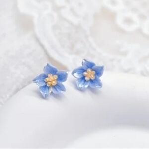 Chic Blue Flower Stud Earrings